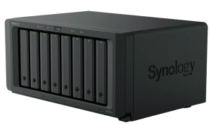 ������� ���������� Synology DS1825+