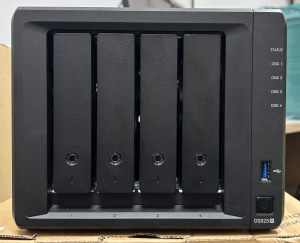 ������� ���������� Synology DS925+ Demo