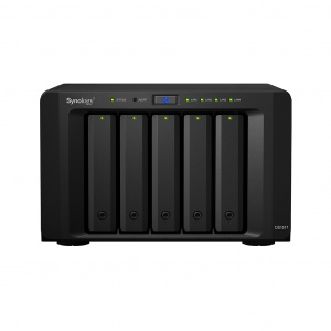 ������� ���������� Synology DS1517 - ���� � ������������