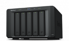 ������ ���������� Synology DX517